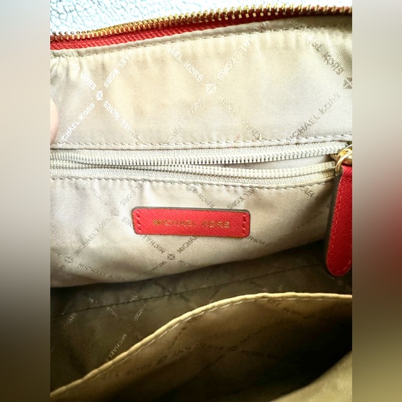 Michael Kors Ciara Medium Messenger Top Zip - Picture 7 of 11